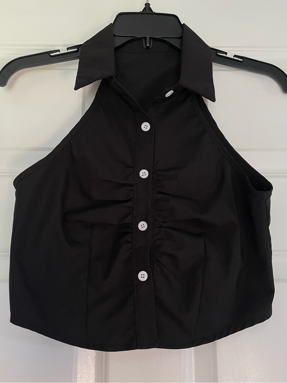 Black Sleeveless Collared Button-Front Crop Top